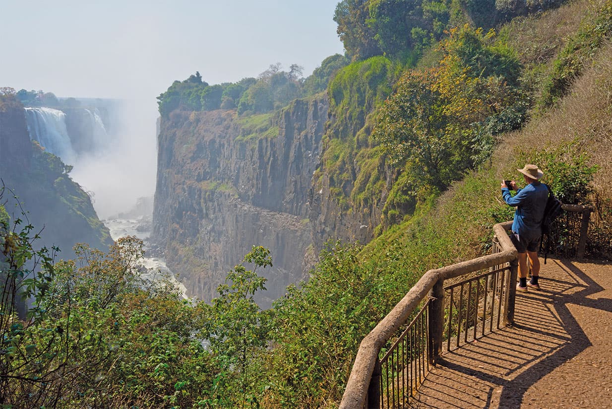 Come face to face with Victoria Falls 