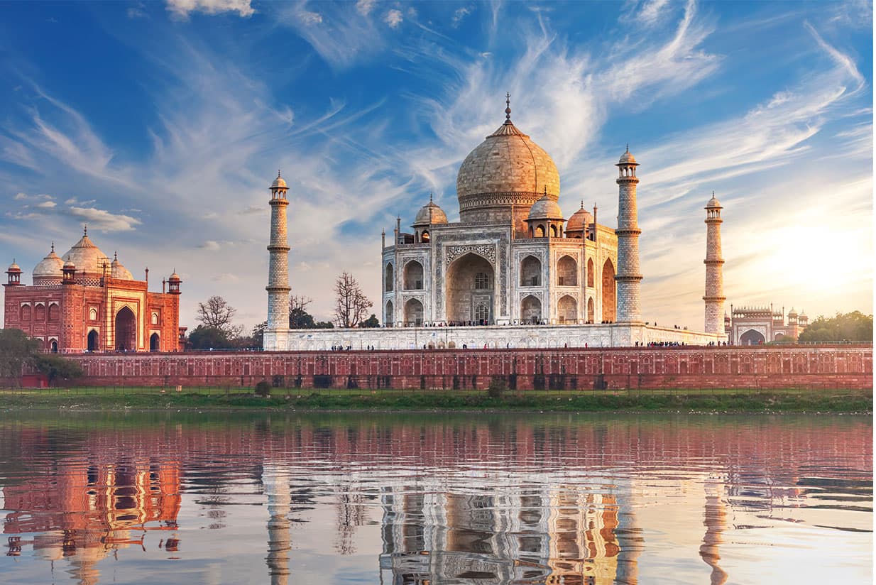 Strike a pose at the Taj Mahal