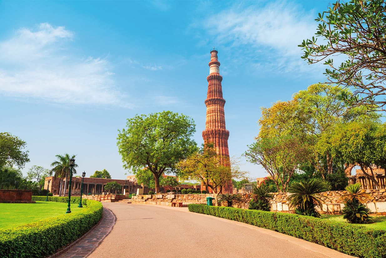 Look up at Qutab Minar